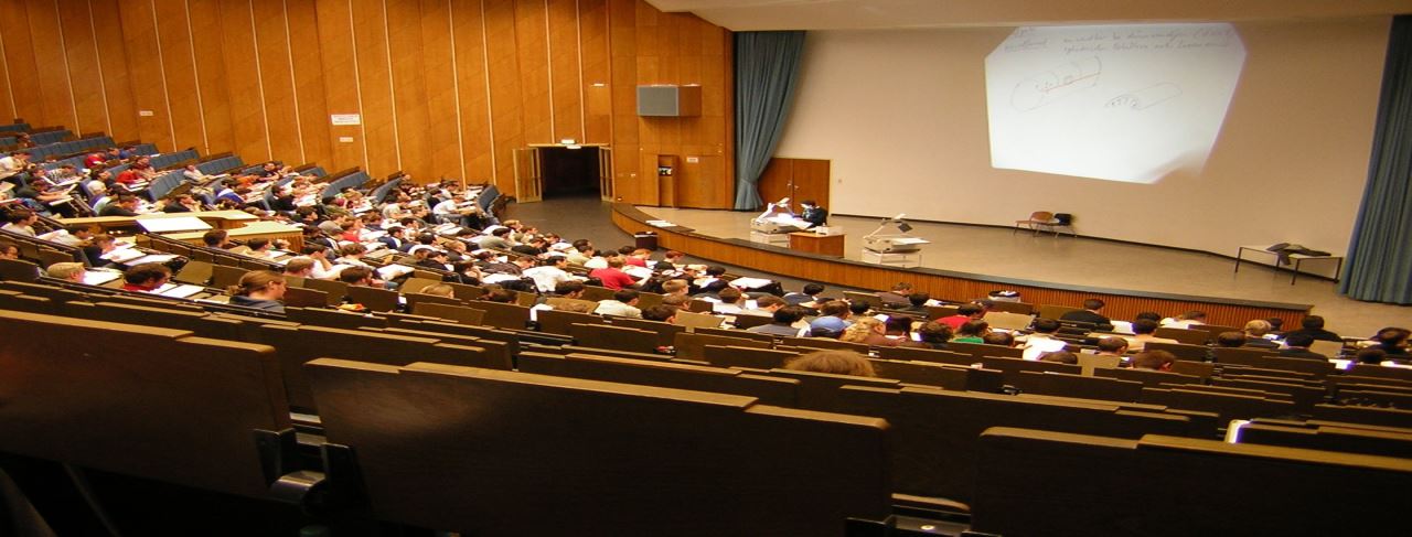 Almanya üniversite ders salonu — Studienkolleg
