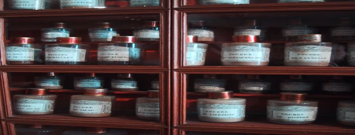 Yurt Dışında Eczacılık Okumak: MPharm, PharmD ve Kariyer Rehberi