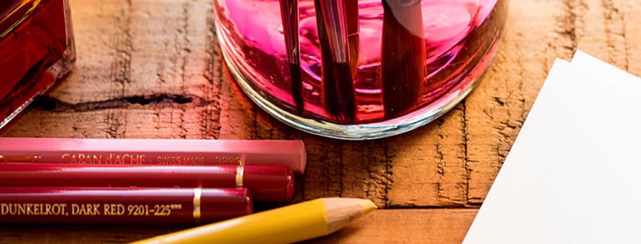 Boya kalemleri ve fırçalar