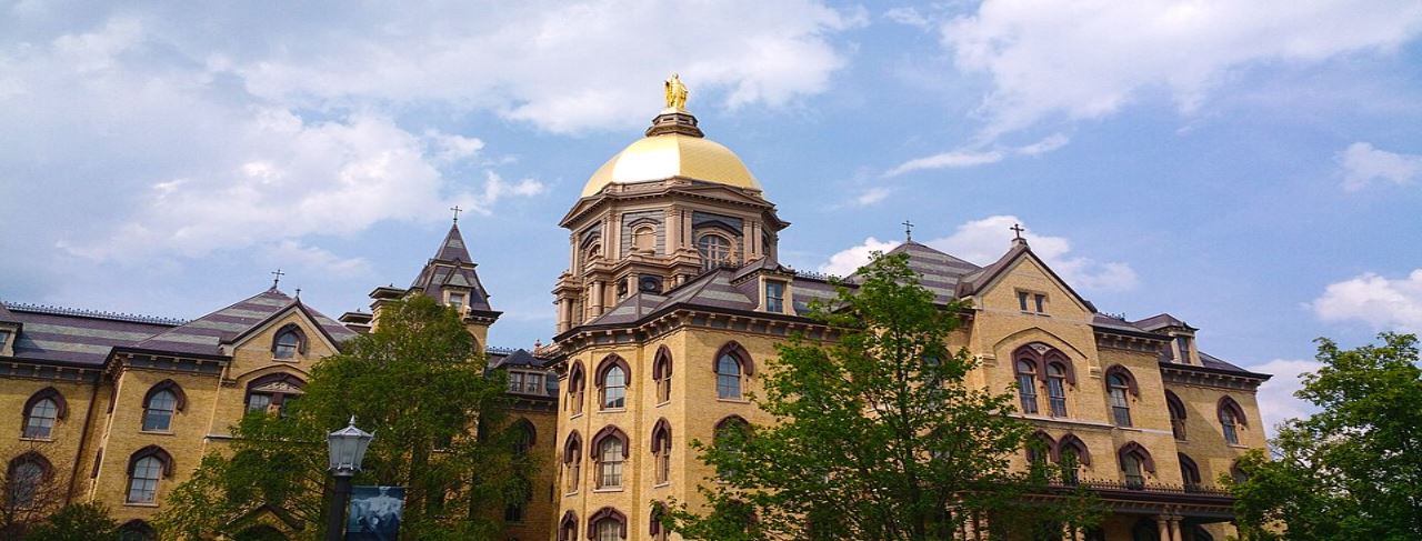 Notre Dame Üniversitesi kampüsü — Amerika burs rehberi