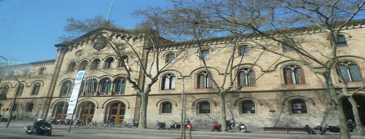 Universitat de Barcelona (Barcelona Üniversitesi)