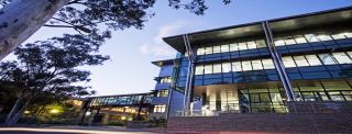 Wollongong Üniversitesi (University of Wollongong)